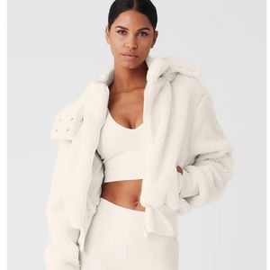 Alo foxy Sherpa white sz medium